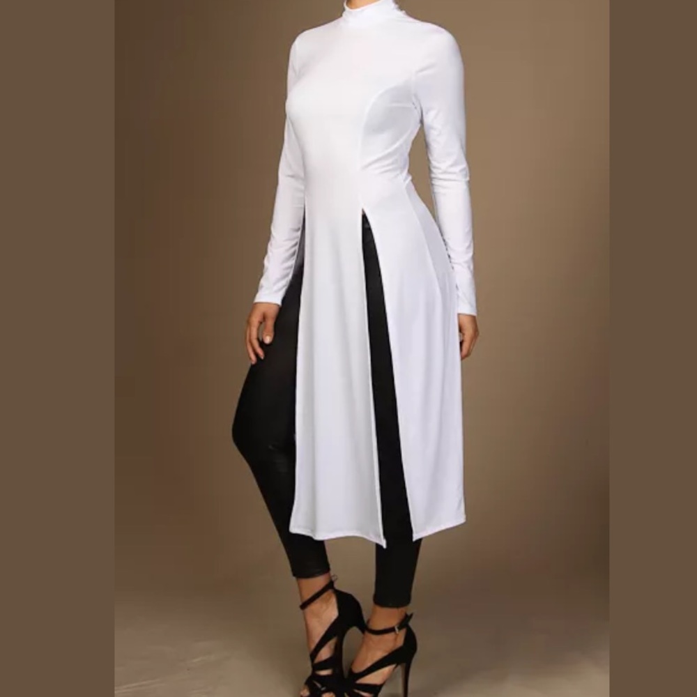 🚨LAST ONE 🚨 LARGE Mock Neck Double Slit Top - Picture 2 of 3